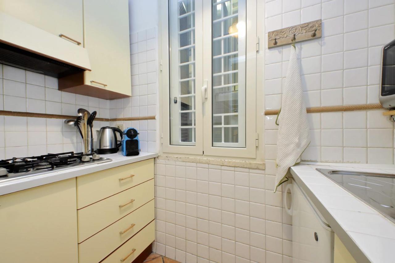 Suity I Cozy Coronari Apartment Рим Екстериор снимка